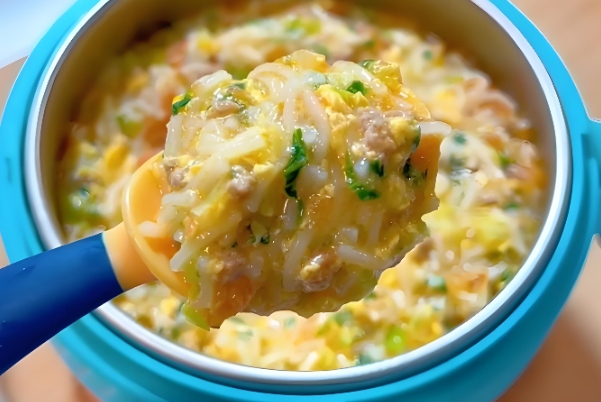 宝宝刚添加辅食可选择喂米粉